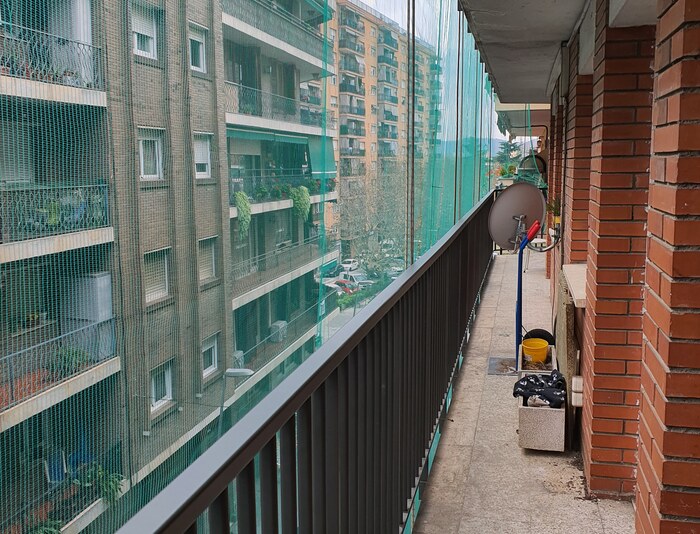 Barandilla de aluminio y vidrio